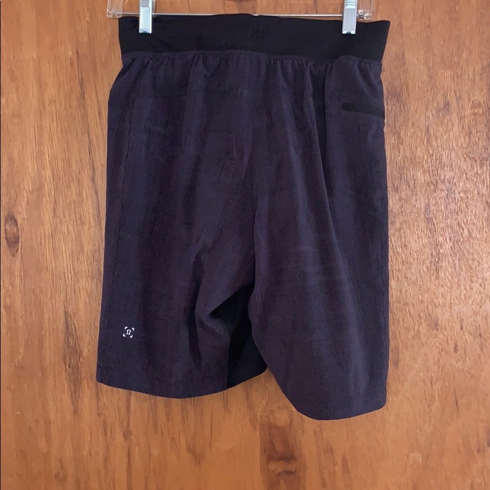 Small Black Lululemon shorts with liner - Picture 3 of 6